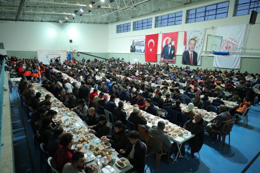 Gönlümüz Bir Soframız Bir’ iftar programı Ortaköy’de