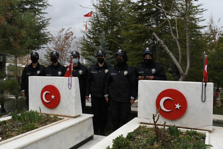 Polis haftası etkinlikleri Aksaray şehitliğinde  başlandı