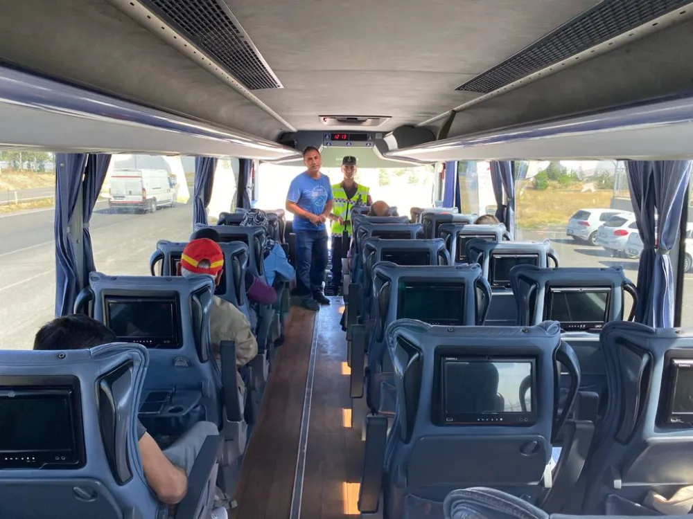  Aksaray Jandarması Yolcu Otobüslerinde Denetimlerini Sürdürüyor