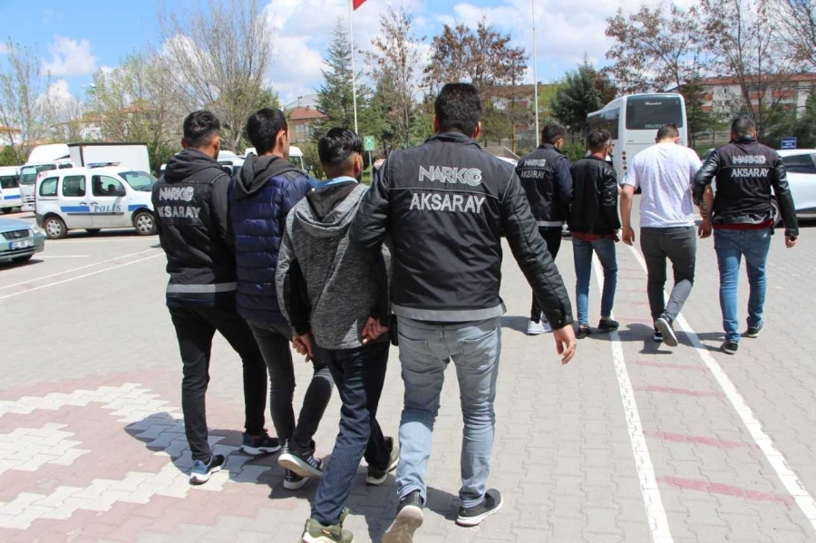Aksaray Polisi Zehir Taciri 24 Kişiyi Yakalayarak Adalete Teslim Etti.