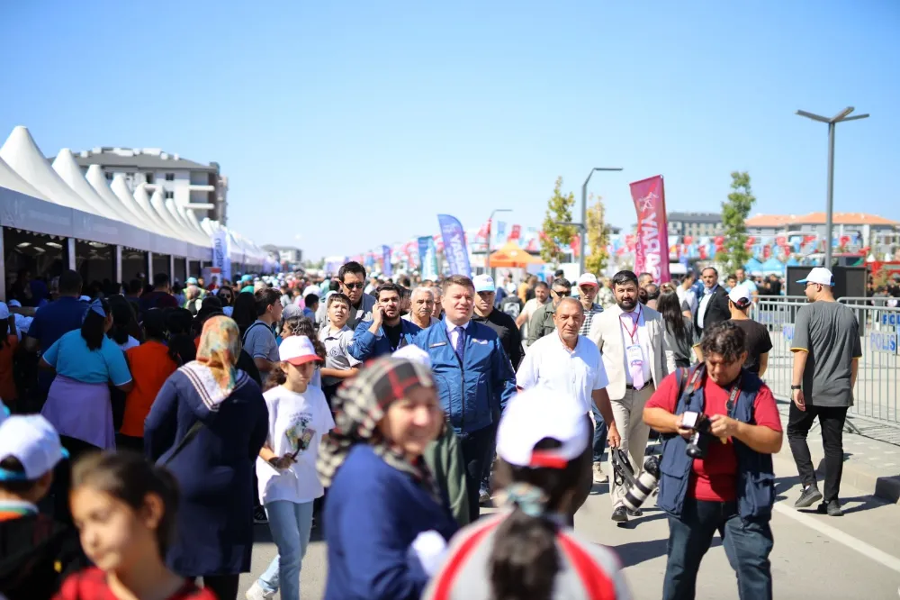 Aksaray Belediyesi tarafından bu yıl 2.’cisi organize edilen “Aksaray Bilim Festivali” coşku ve heyecanla başladı.