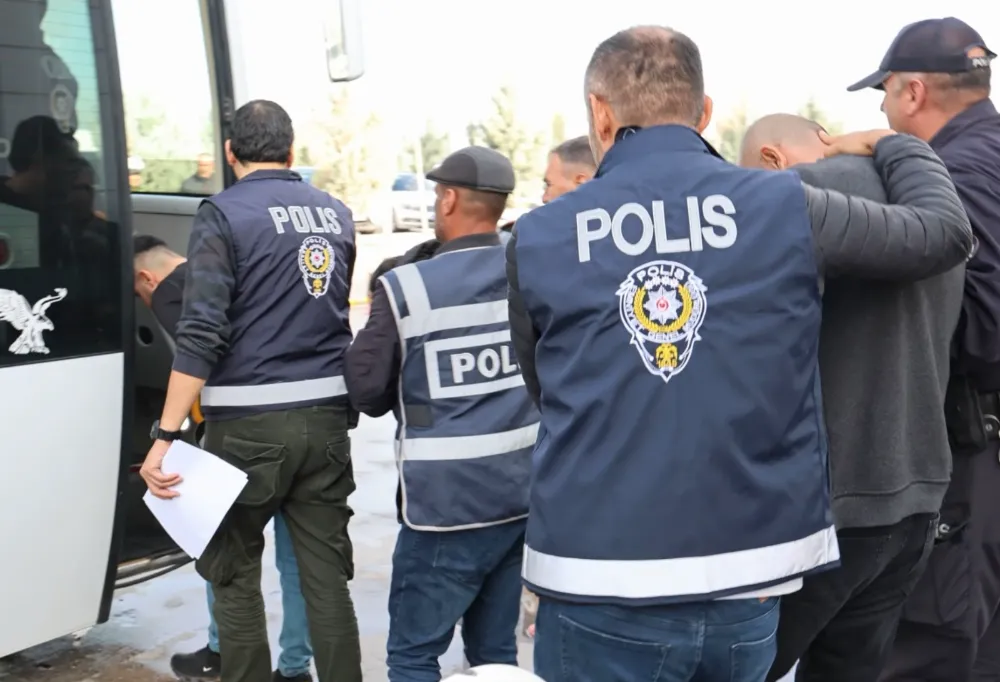 Aksaray da şafak operasyonu 150 kişi gözaltına alındı 