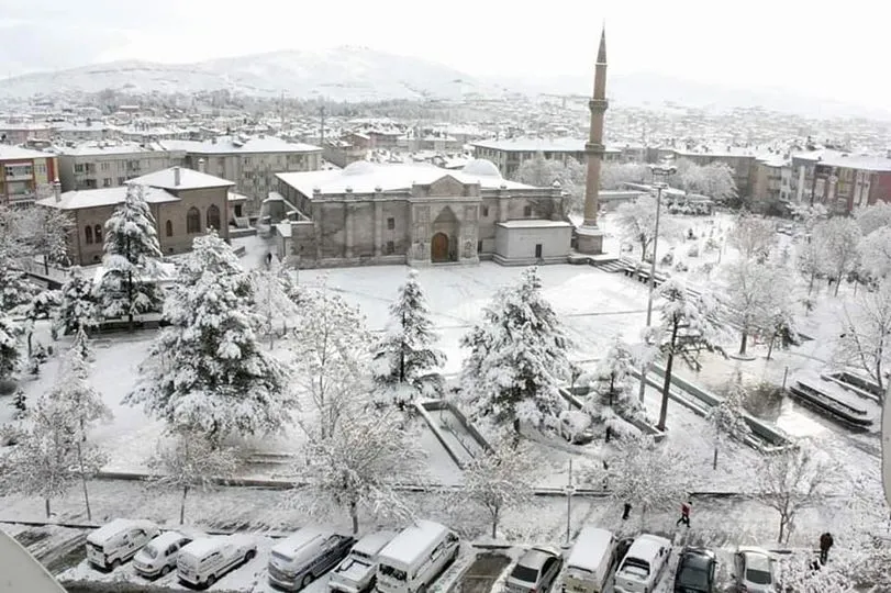 Aksaray Bembeyaz Örtüye Büründü