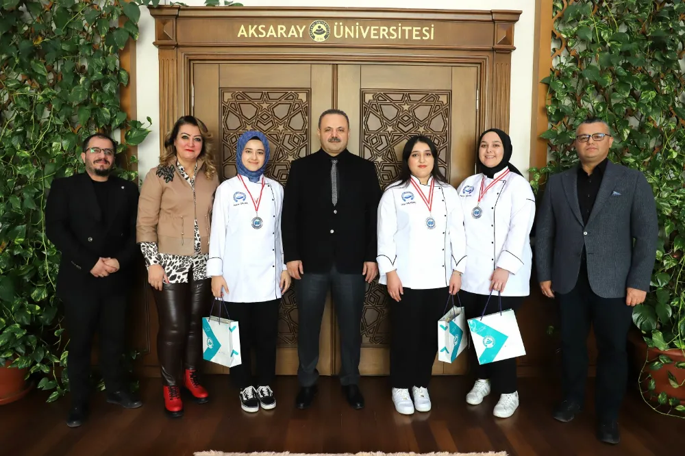 ASÜ AŞÇILIK TAKIMI YEMEK YARIŞMASINDA İKİNCİ OLDU