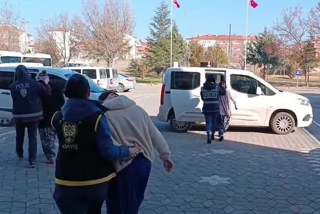 Aksaray’da Evden 115 bin Türk Lira değerinde Ziynet Eşyası Çalan 3 Hırsız Yakalandı