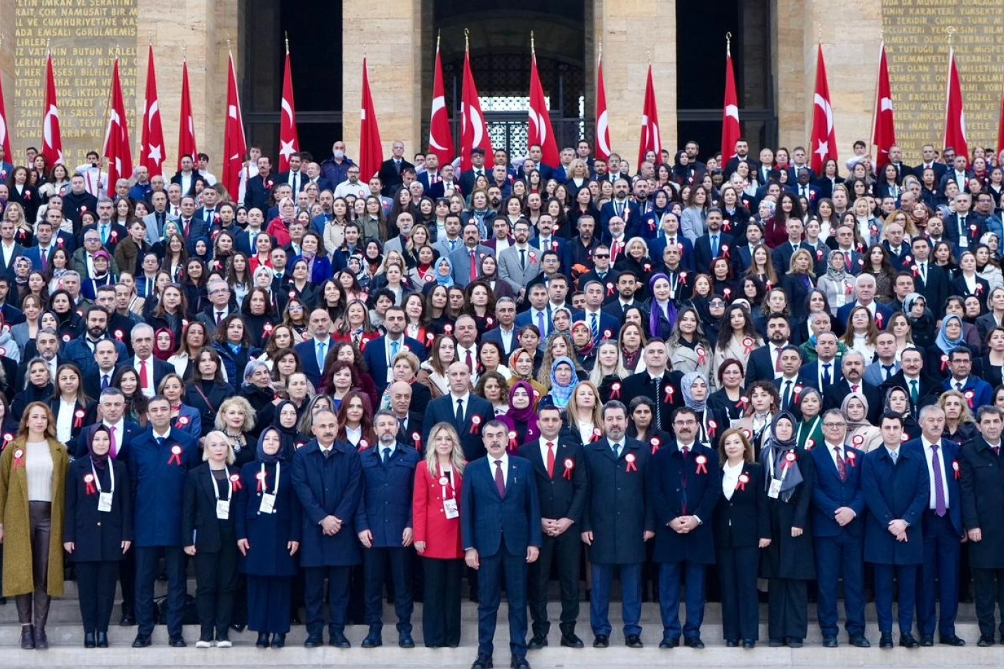 81 ilin ilden gelen öğretmenler Ata