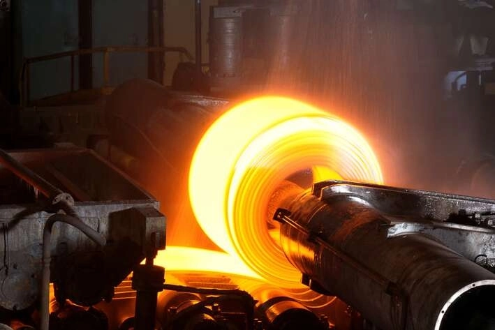 Sanayi üretimi yıllık arttı, aylık azaldı