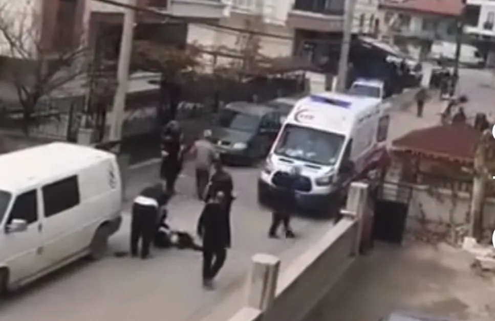 Aksaray’da Kayınpeder–Damat Kavgası: 26 Yaşındaki Genç Bıçakla Ağır Yaralandı