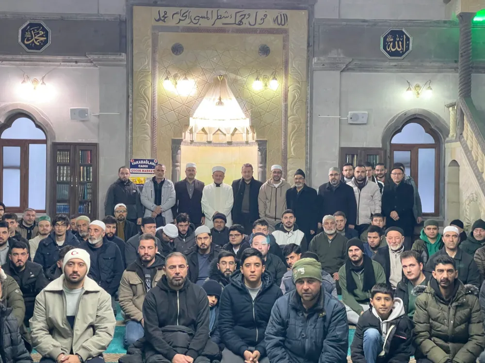 Aksaray Yakabağlar Camii’nde Sabah Namazı Programına Yoğun Katılım