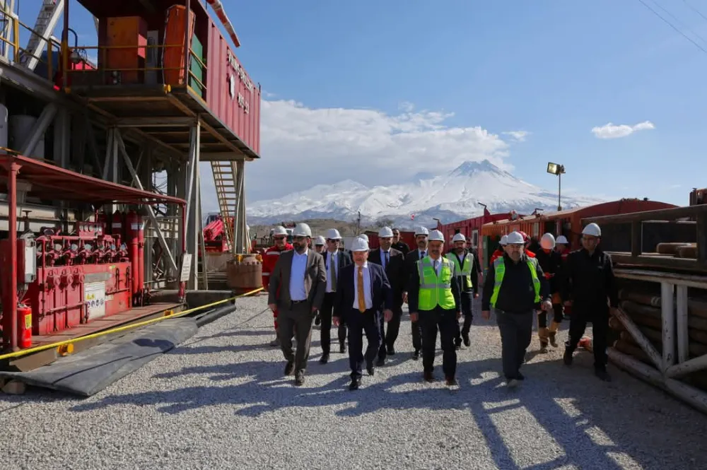 Aksaray Valisi Mehmet Ali Kumbuzoğlu’ndan Jeotermal Sahalara Ziyaret