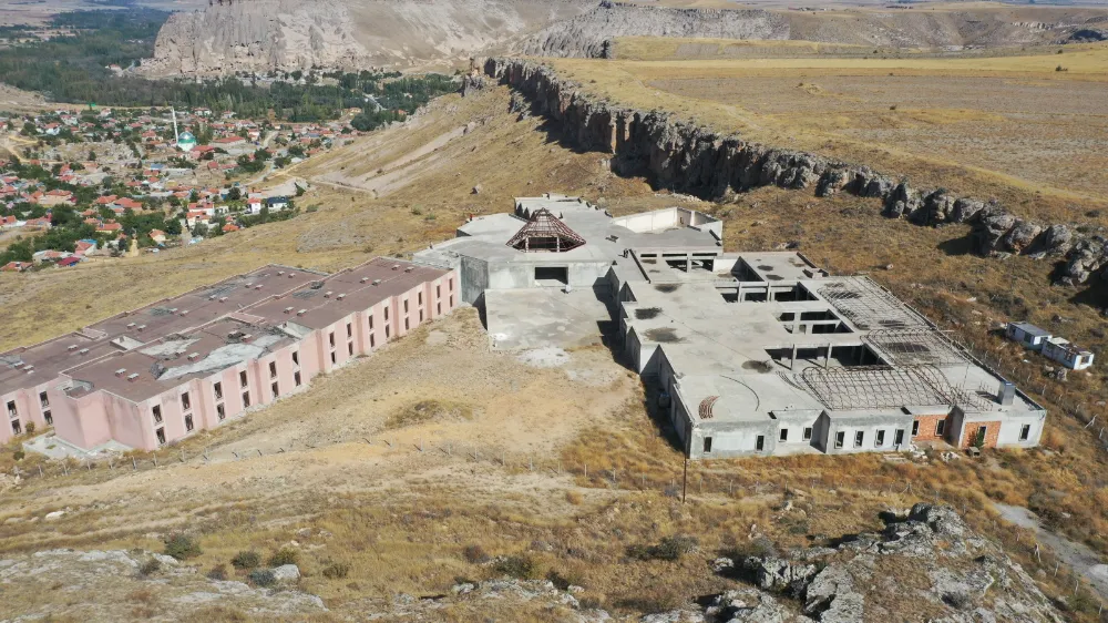 Aksaray’da Gündem Ziga Termal Otel İhalesi: CHP’den Yolsuzluk İddiası, İl Özel İdaresi’nden Açıklama