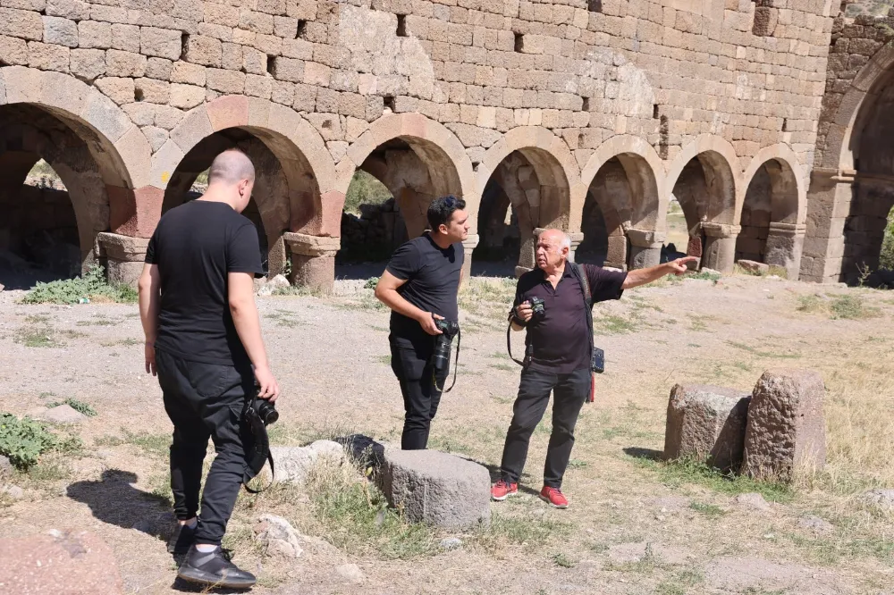 ÜNLÜ FOTOĞRAF SANATÇILARI KARAMAN DA 