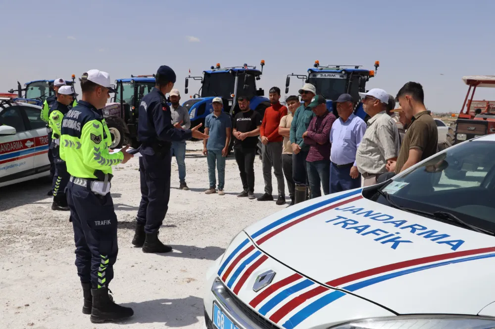 Aksaray Jandarmasından Çiftçilere Güvenli Traktör Kullanımı Eğitimi