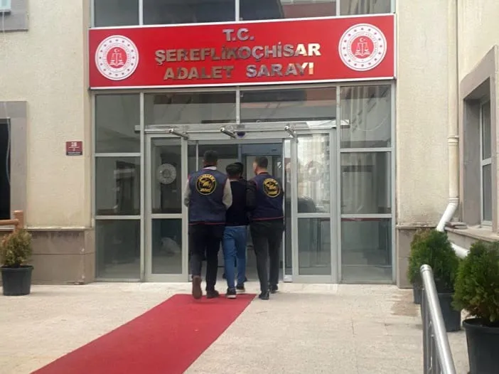 Hırsızlık Suçundan Aranan Şahıs JASAT Ekiplerince Yakalandı