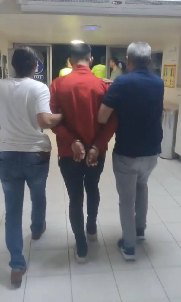 Aksaray’da 24 Yıl Cezası Bulunan Hırsızlık Şüphelisi Yorgan Altında Yakalandı