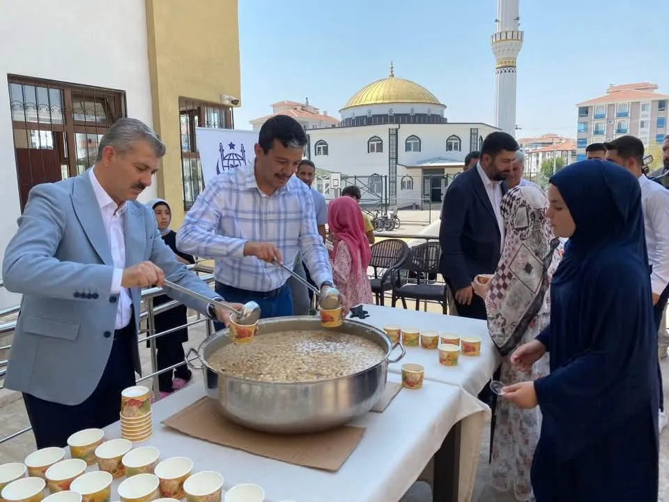 Cemaleddin Aksarayî Hafız İmam Hatip Ortaokulu’nda Aşure Programı Düzenlendi