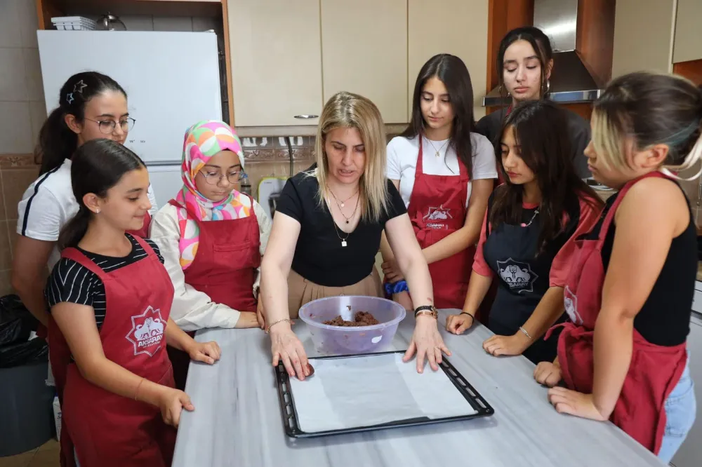 KADIN AKTİVİTE MERKEZLERİNDE 35 BRANŞTA AÇILACAK 150 KURS İÇİN BAŞVURULAR BAŞLIYOR