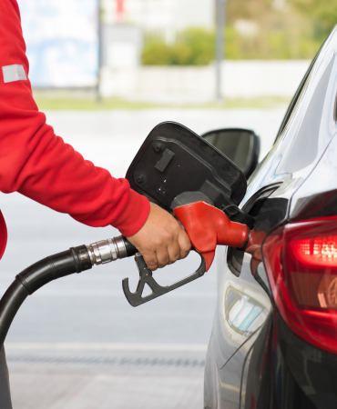 BENZINE-PES-PESE-INDIRIM-335-TL-DAHA-DUSECEK-MI-ISTE-GUNCEL-AKARYAKIT-FIYATLARI-kai