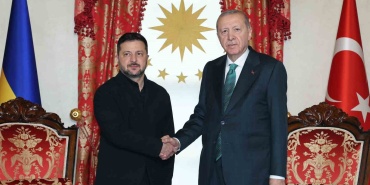 CUMHURBAŞKANI RECEP TAYYİP ERDOĞAN, UKRAYNA DEVLET BAŞKANI VLADİMİR ZELENSKİY İLE CUMHURBAŞKANLIĞI DOLMABAHÇE OFİSİ’NDE BİR A…