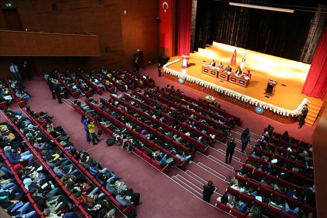 NİĞDE REKTÖRÜNDEN HER ÖĞRENCİYE SÖZ HAKKI