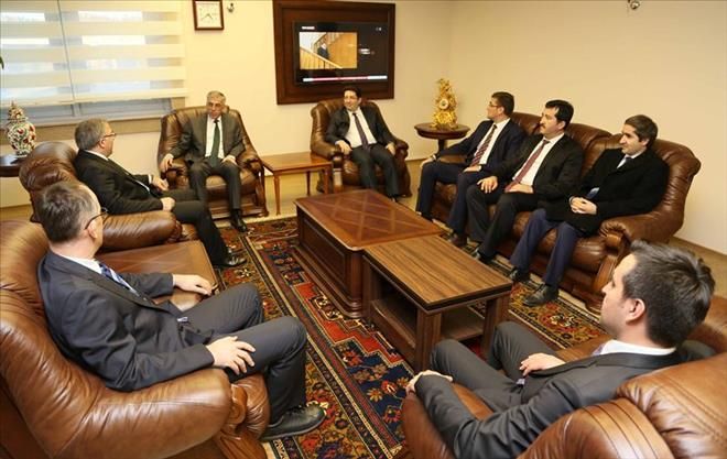 TOKİ Başkanı M.Ergün Turan Vali Şeref Ataklı'yı ziyaret etti.