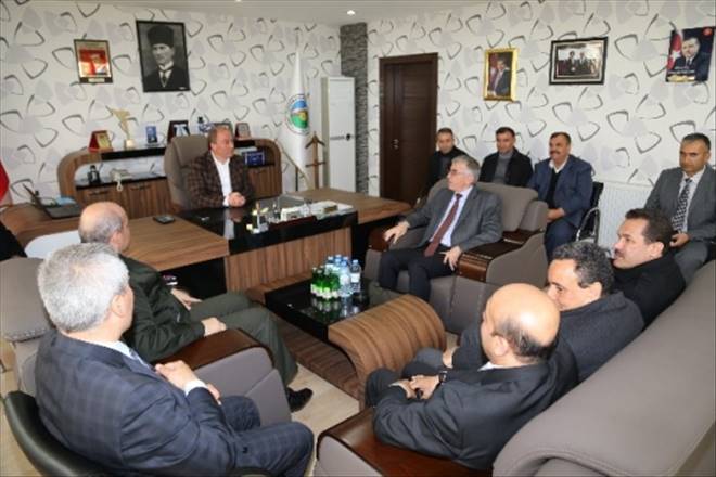 Vali Ataklı Topakkaya'yı Ziyaret Etti