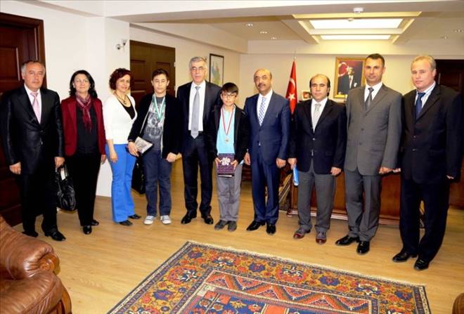Dünya Birincisi Ve Üçüncüsünden Vali Ataklı'ya Ziyaret