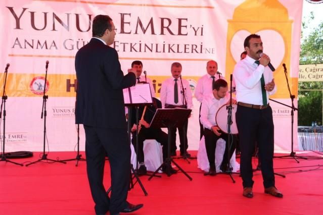 Yunus Emre mezarının başında anıldı