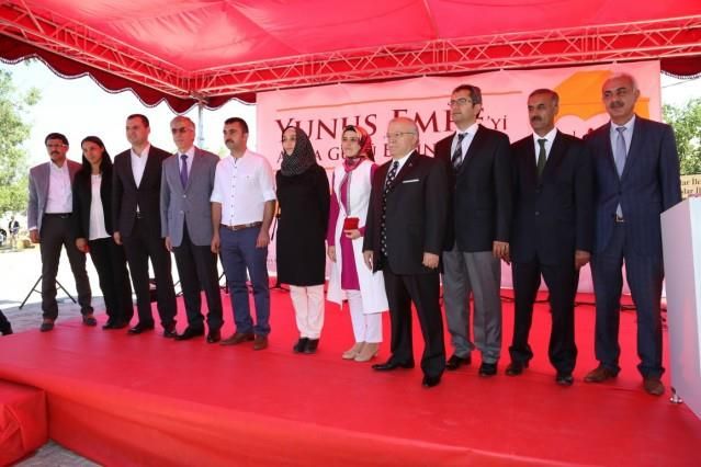 Yunus Emre mezarının başında anıldı