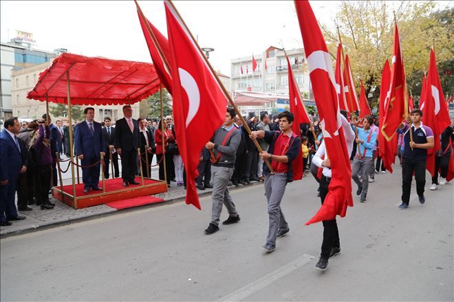 29 Ekim Cumhuriyet Bayramı Aksaray´da düzenlenen törenle kutlandı