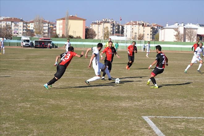 Aksarayspor Liderlik koltuğuna oturdu 3-1
