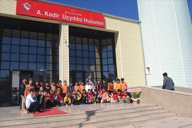 Lale Kolejinden Huzurevine ziyaret