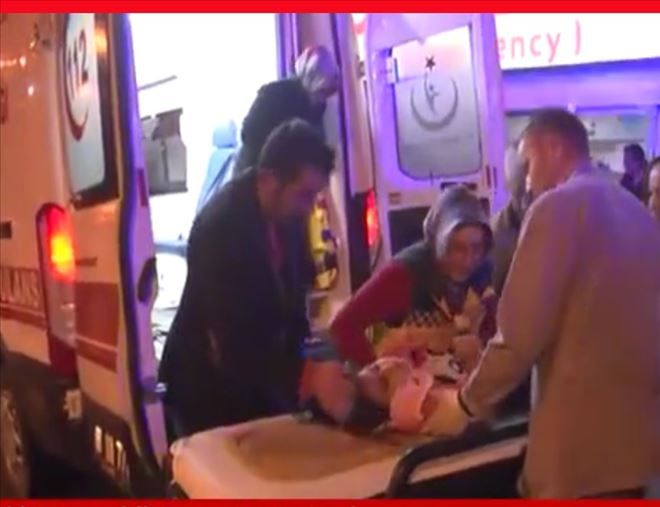 Bağlıkaya´da iki otomobilin çarpışması sonucu 4´ü çocuk 10 kişi yaralandı.