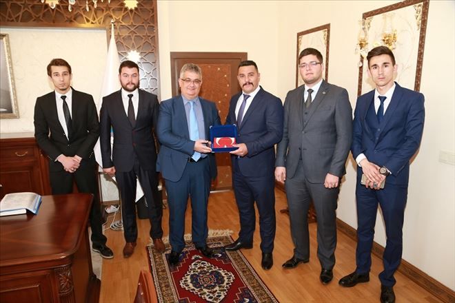 Ülkü Ocakları Aksaray İl Başkanlığından Vali Pekmez´e ziyaret