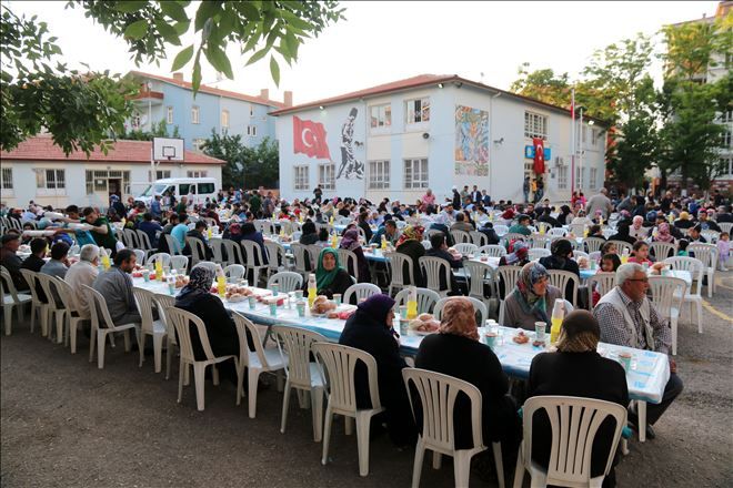 Aksaray Belediyenin Geleneksel Hale Getirdiği Mahalle İftarları başladı