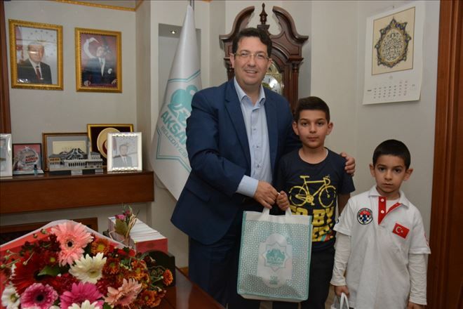 Başkan Yazgı, Satrançta Türkiye 3.sü Olan Abdurrahman Ergun´u Tebrik Ederek Ödüllendirdi