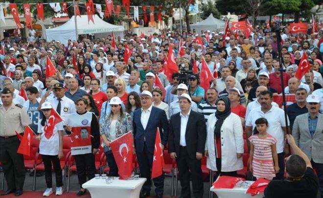 15 Temmuz destanı demokrasi nöbetiyle anıldı