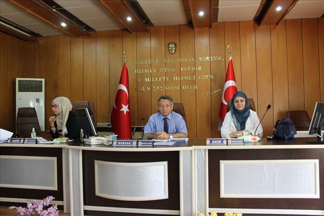 Meclis Başkanı Mehmet Tüzün