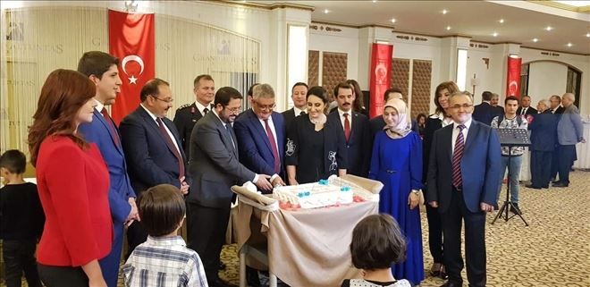 Aksaray´da ki Cumhuriyet Resepsiyonuna İlgi Yüksek Düzeydeydi