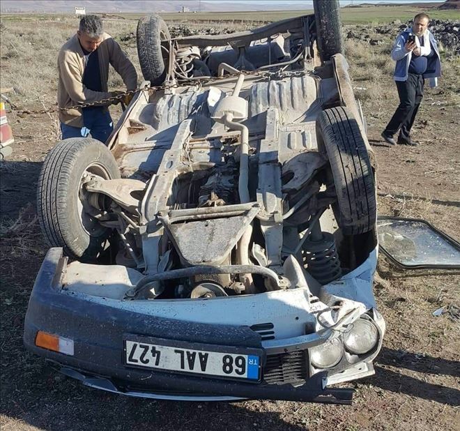 Otomobil şarampole devrildi; 1´i ağır 5 kişi yaralandı.