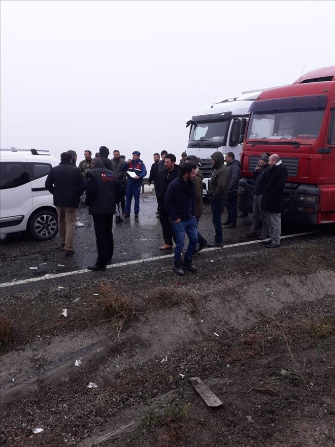 Aksaray Nevşehir Karayolunda Zincirleme Trafik Kazasında 1 Kişi Yaralandı