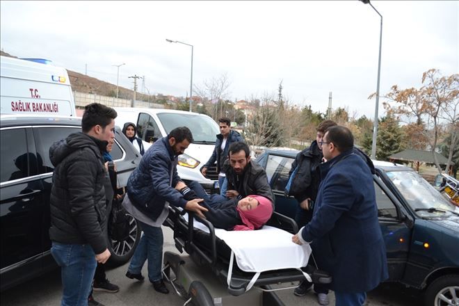 Aksaray´da öğrenci servisi devrildi: 18 yaralı
