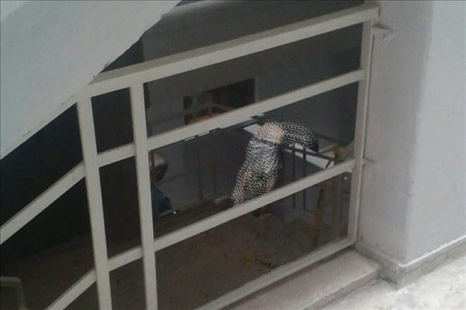 Aksaray´da Bir Vatandaş Apartman Boşluğunda Ölü bulundu