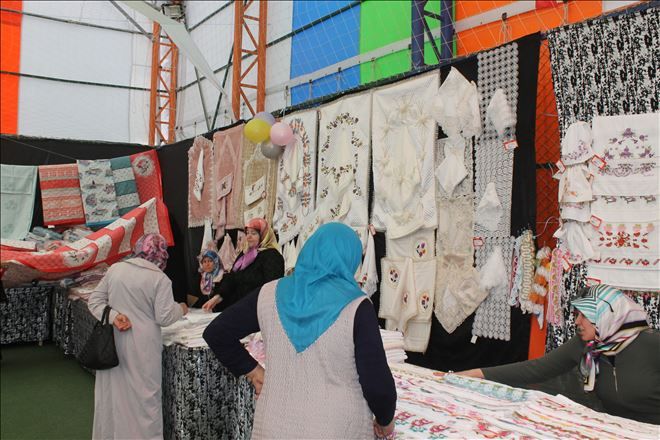 Aksaray´ın En Büyük Geleneksel Hayır Çarşısı Açıldı