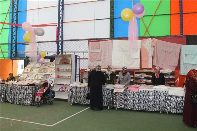 Aksaray´ın En Büyük Geleneksel Hayır Çarşısı Açıldı