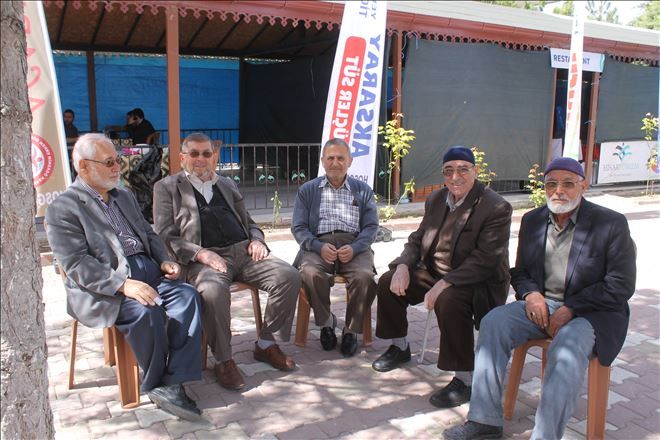 Aksaray´ın En Büyük Geleneksel Hayır Çarşısı Açıldı