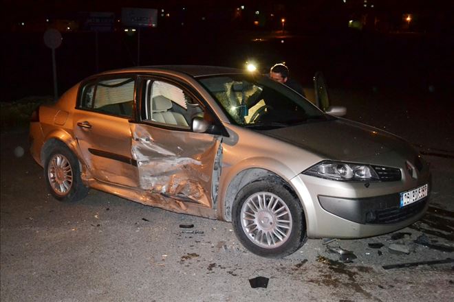 Aksaray´da iki otomobil çarpıştı: 6 yaralı