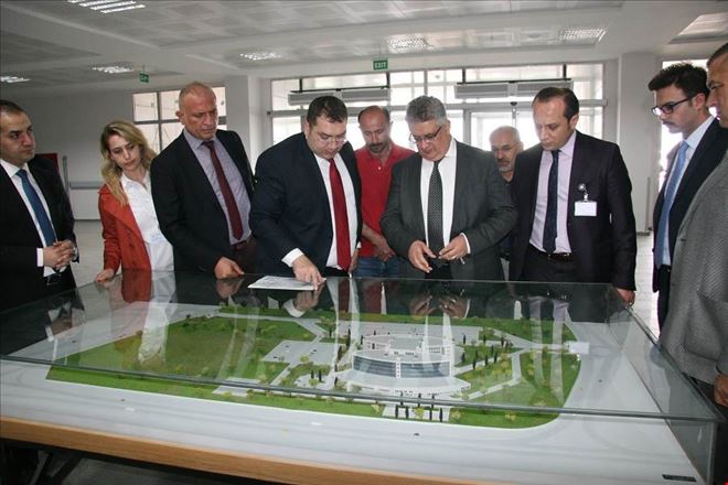 Vali Aykut Pekmez Yeni Yapılan Hastaneyi ziyaret etti
