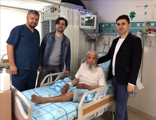 Şahdamarı felçli hastaya stent takıldı