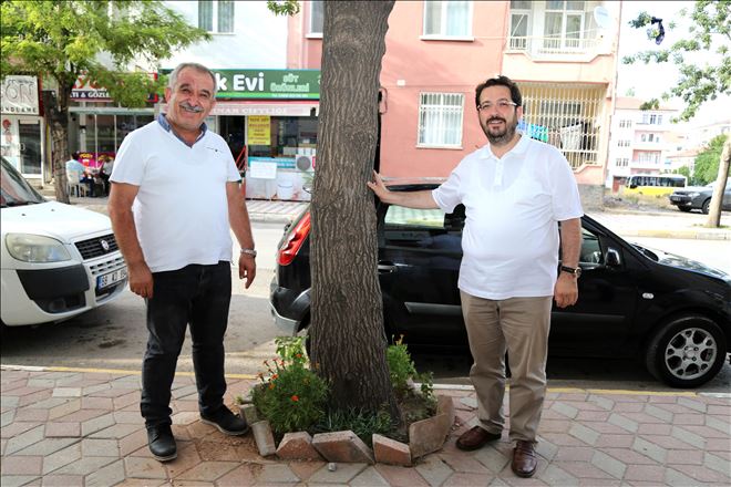 Yazgı Ağaca Gözü Gibi Bakan Esnafı Tebrik Etti